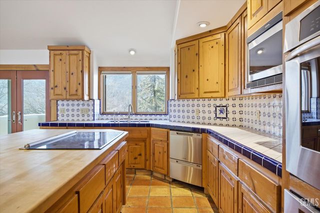 28221 Cumberland Road, Tehachapi, CA 93561