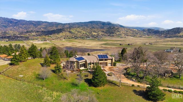 28221 Cumberland Road, Tehachapi, CA 93561