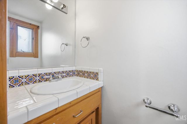 28221 Cumberland Road, Tehachapi, CA 93561