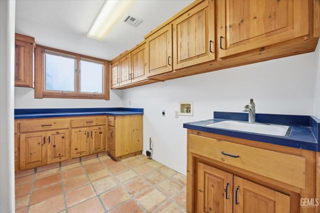28221 Cumberland Road, Tehachapi, CA 93561