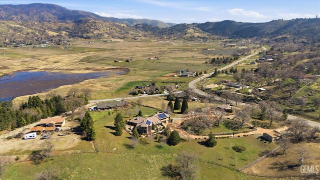 28221 Cumberland Road, Tehachapi, CA 93561