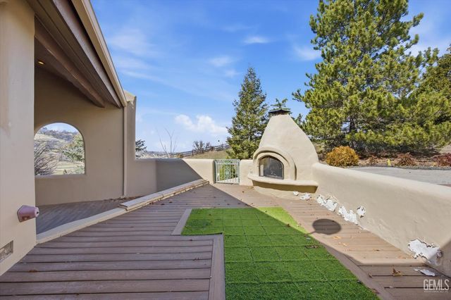 28221 Cumberland Road, Tehachapi, CA 93561