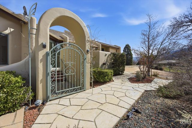 28221 Cumberland Road, Tehachapi, CA 93561