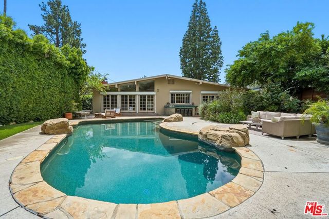 13019 Addison Street, Sherman Oaks, CA 91423