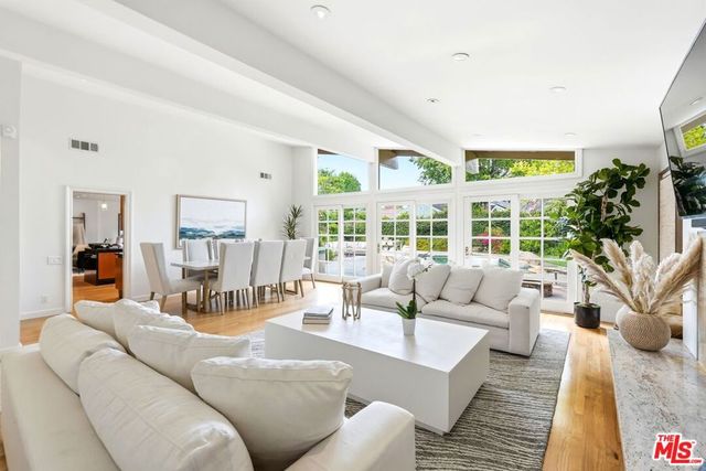 13019 Addison Street, Sherman Oaks, CA 91423