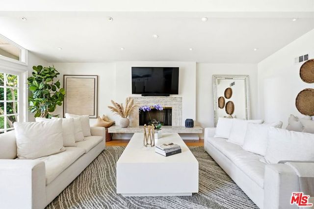 13019 Addison Street, Sherman Oaks, CA 91423