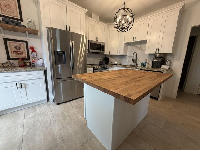 450 Road 5512, Cleveland, TX 77327
