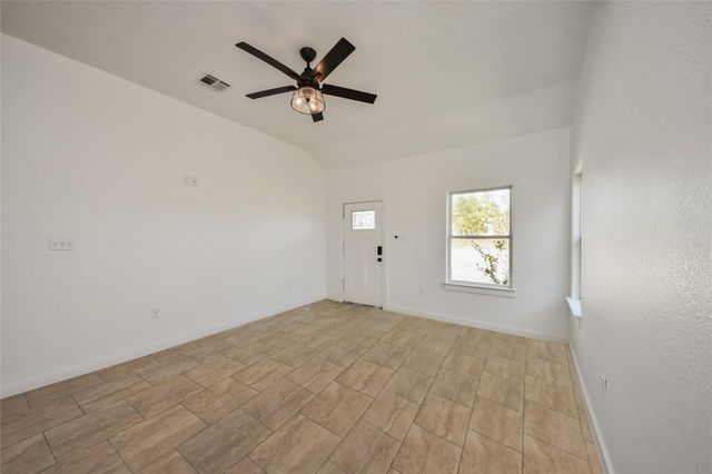 450 Road 5512, Cleveland, TX 77327