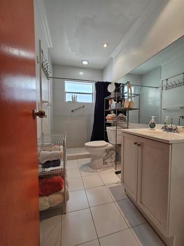 5100 NW 35th Street 104, Lauderdale Lakes, FL 33319