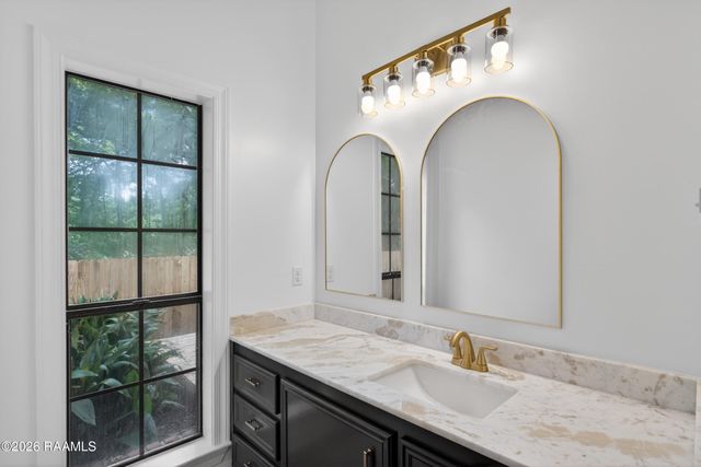 200 Autumn Oak Bend, Lafayette, LA 70508