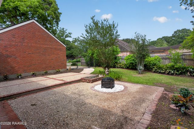 200 Autumn Oak Bend, Lafayette, LA 70508