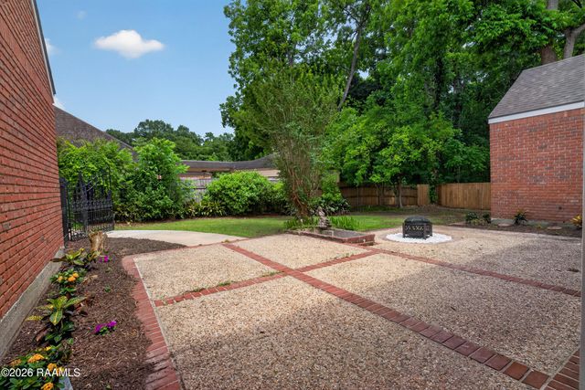 200 Autumn Oak Bend, Lafayette, LA 70508