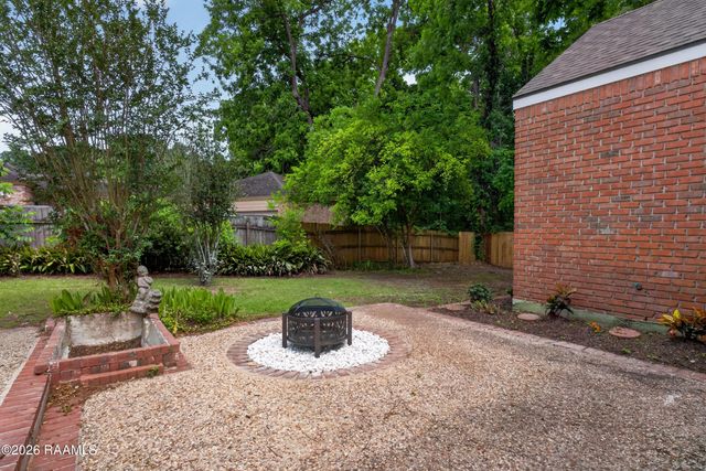 200 Autumn Oak Bend, Lafayette, LA 70508