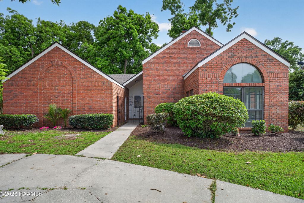 200 Autumn Oak Bend, Lafayette, LA 70508