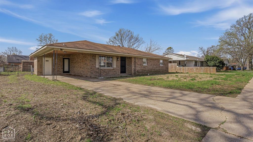 1019 S Parkside Street, Blytheville, AR 72315