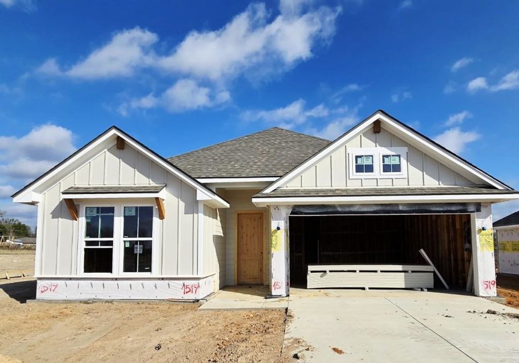 1519 Grace Acres Lane, Longview, TX 75605