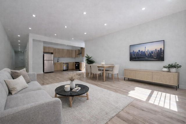 229 W 97th St Apt 2D, New York City, NY 10025