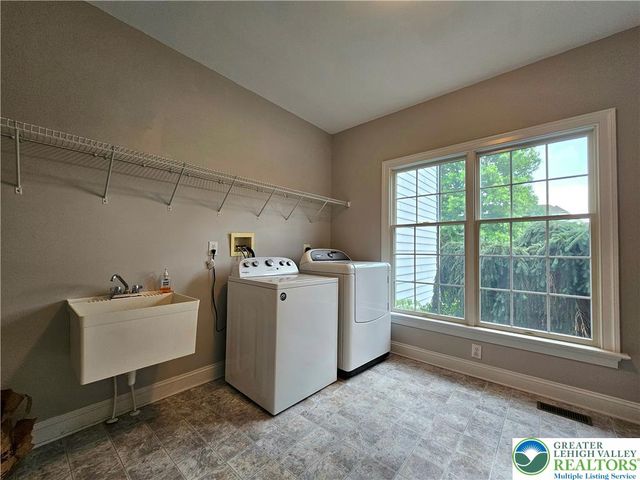 115 Fox Run, Williams Twp, PA 18042
