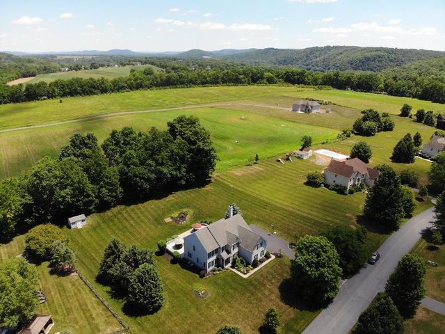 115 Fox Run, Williams Twp, PA 18042