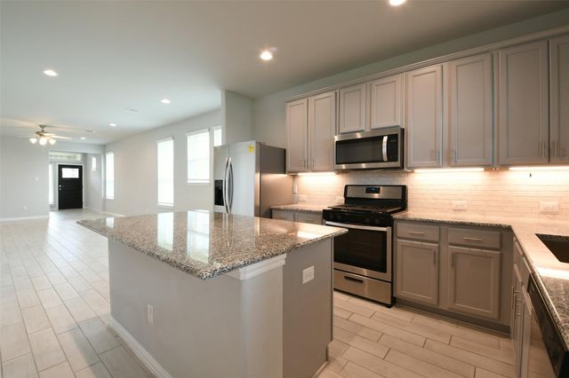 2142 Open Prairie Drive, La Marque, TX 77568