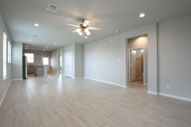 2142 Open Prairie Drive, La Marque, TX 77568