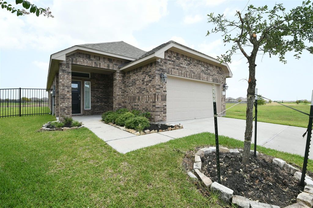 2142 Open Prairie Drive, La Marque, TX 77568