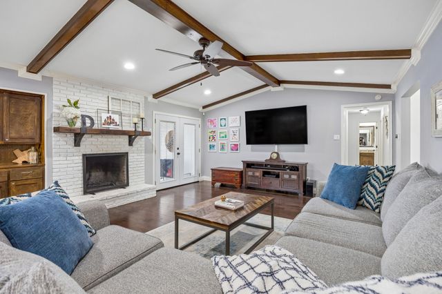 9435 Hunters Creek Drive, Dallas, TX 75243