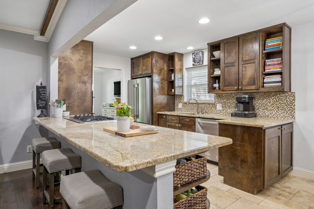 9435 Hunters Creek Drive, Dallas, TX 75243