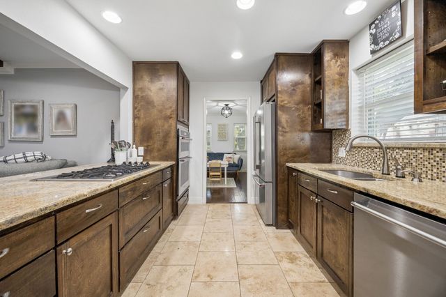 9435 Hunters Creek Drive, Dallas, TX 75243