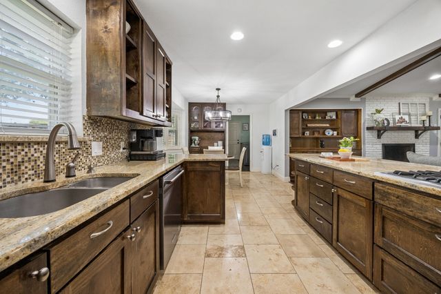 9435 Hunters Creek Drive, Dallas, TX 75243