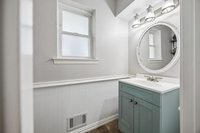 9435 Hunters Creek Drive, Dallas, TX 75243