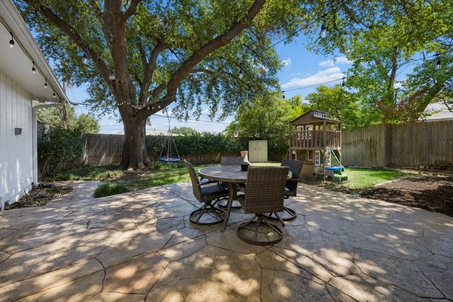 9435 Hunters Creek Drive, Dallas, TX 75243