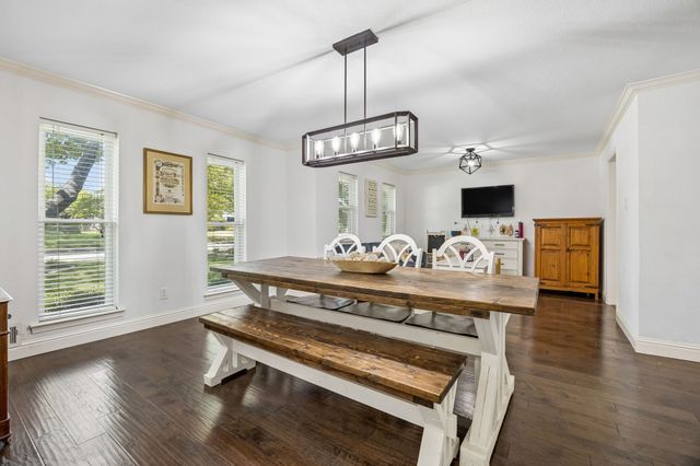 9435 Hunters Creek Drive, Dallas, TX 75243