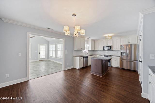 614 Brookfield Drive, Winterville, NC 28590