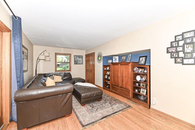 6652 Big Bend ROAD, Waterford, WI 53185