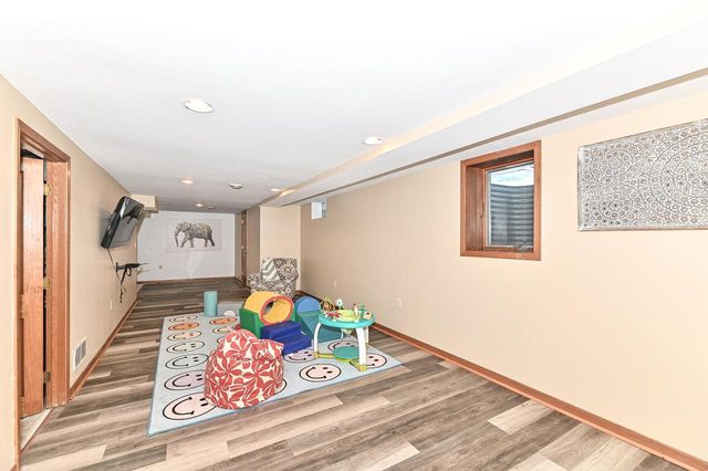 6652 Big Bend ROAD, Waterford, WI 53185