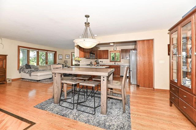 6652 Big Bend ROAD, Waterford, WI 53185