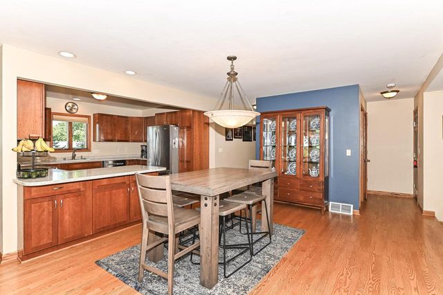 6652 Big Bend ROAD, Waterford, WI 53185