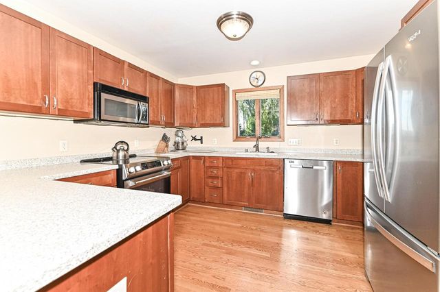 6652 Big Bend ROAD, Waterford, WI 53185
