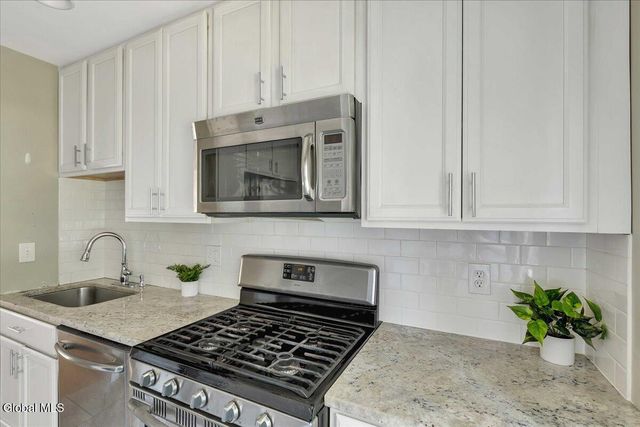 132 Point Of Woods Drive, Albany, NY 12203