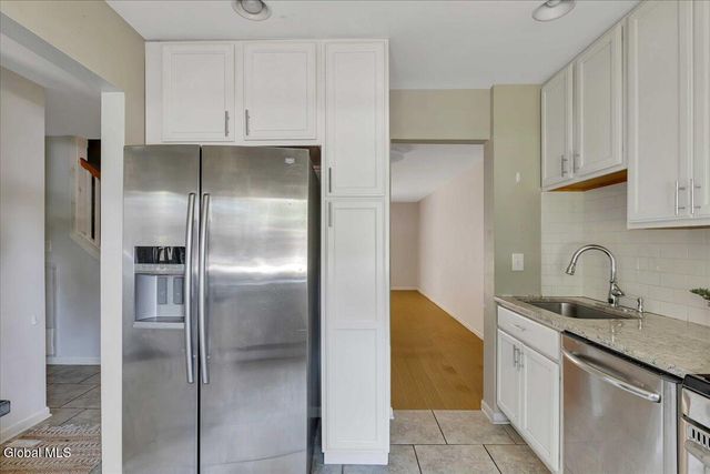 132 Point Of Woods Drive, Albany, NY 12203