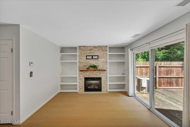 132 Point Of Woods Drive, Albany, NY 12203