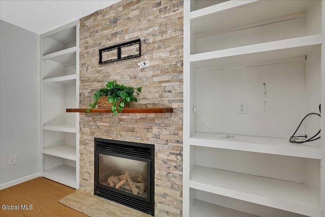 132 Point Of Woods Drive, Albany, NY 12203