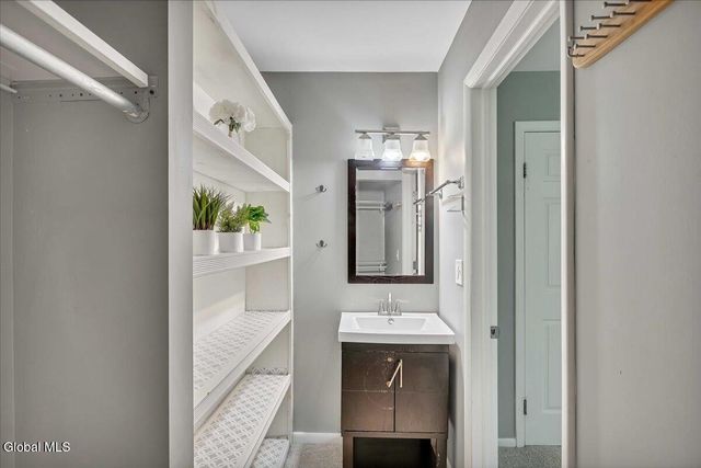 132 Point Of Woods Drive, Albany, NY 12203