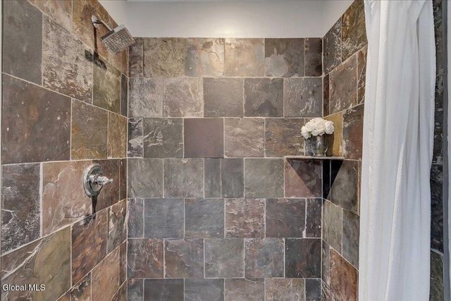 132 Point Of Woods Drive, Albany, NY 12203