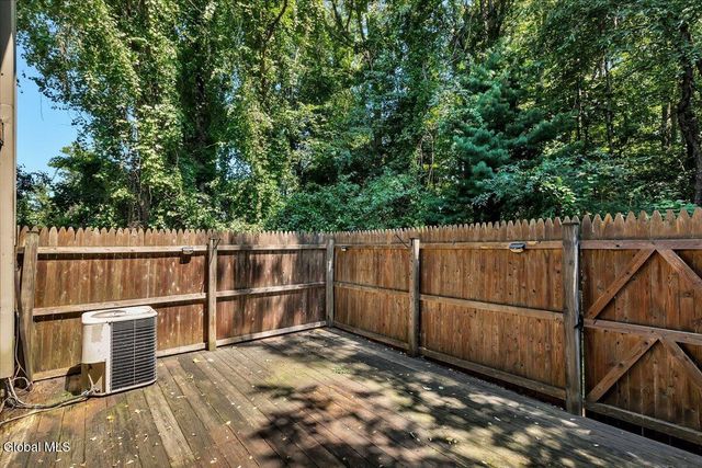 132 Point Of Woods Drive, Albany, NY 12203