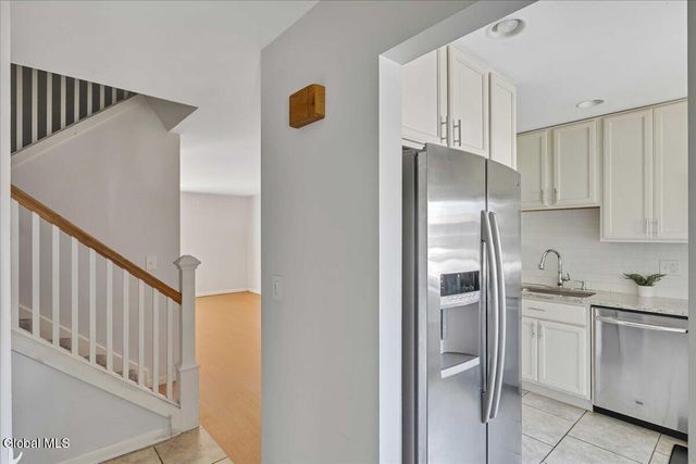 132 Point Of Woods Drive, Albany, NY 12203