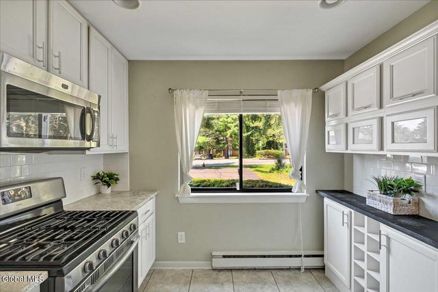 132 Point Of Woods Drive, Albany, NY 12203