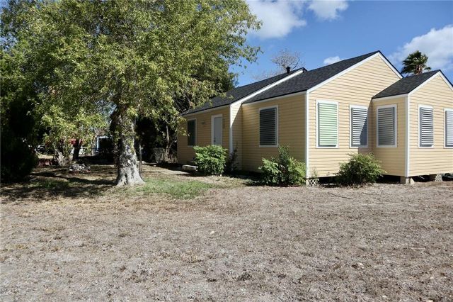 1166 York Ave, Corpus Christi, TX 78404