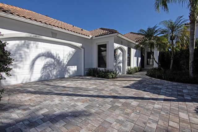 2570 Players Court, Wellington, FL 33414